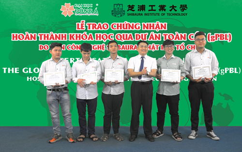 Trao chứng nhận SV hoàn thành khóa học qua dự án toàn cầu gPBL