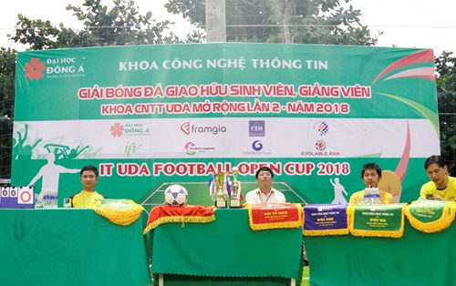 Khai mạc giải bóng đá giao hữu sinh viên, giảng viên khoa CNTT UDA mở rộng lần 2 - năm 2018